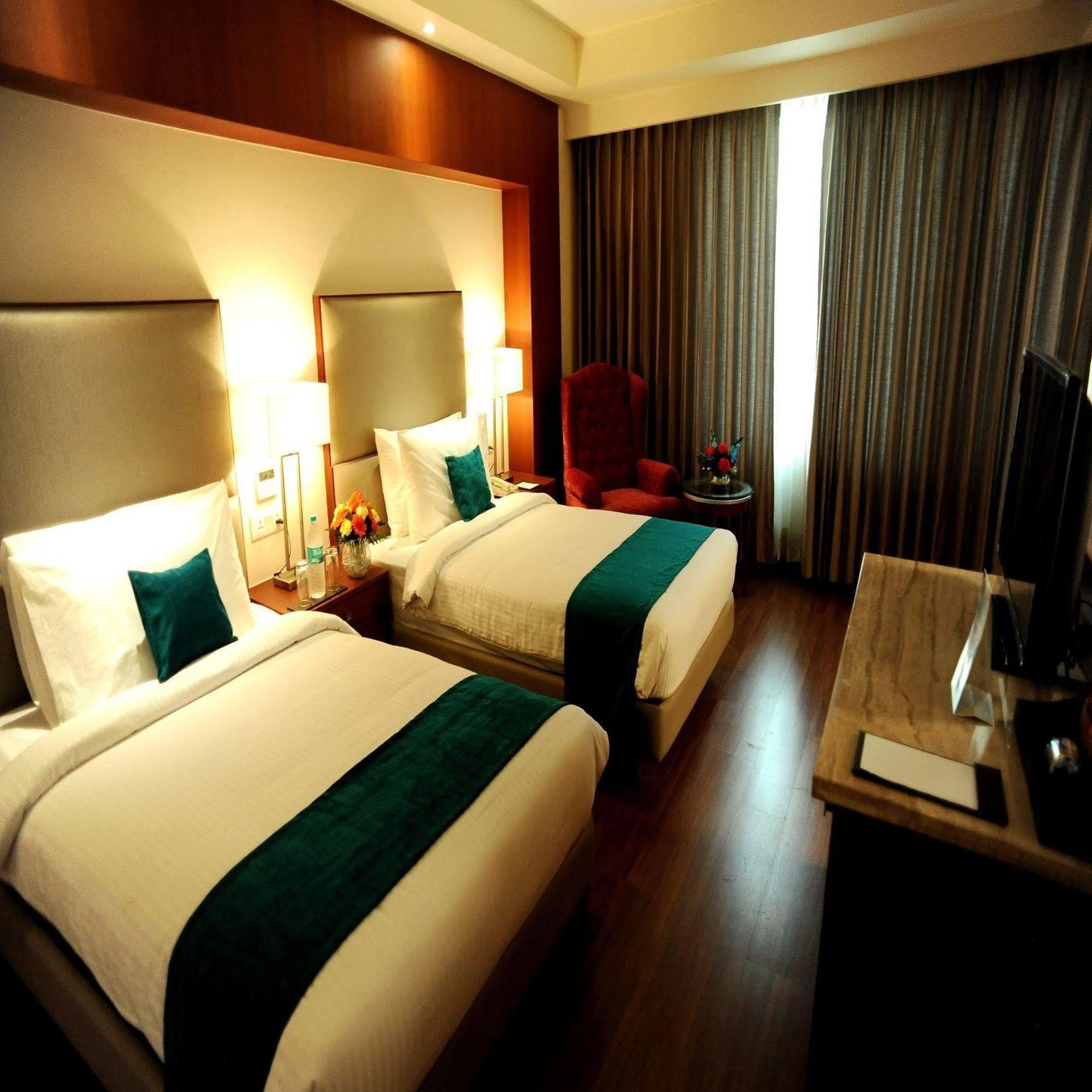 Sarovar Portico- Jalandhar Exteriör bild